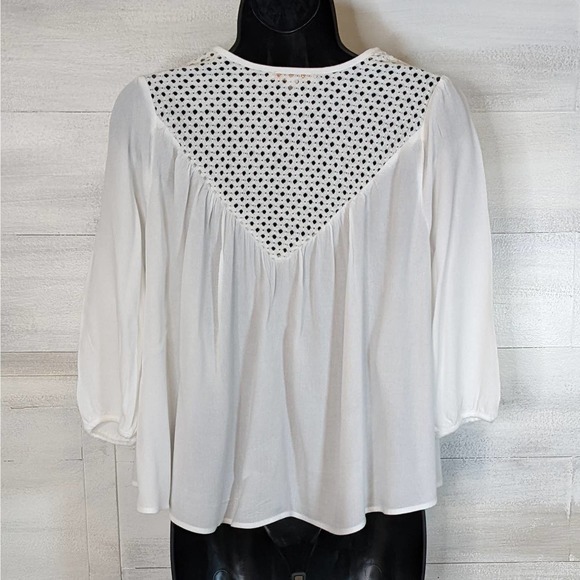 Skies Are Blue Loose, Flowy White Crop Top with Crocheted Top Size S - Picture 3 of 5